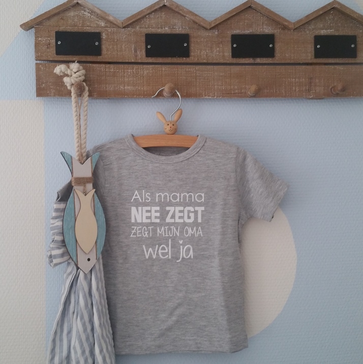 T-shirt bedrukken met tekst Als mama nee zegt zegt mijn oma wel ja met naam