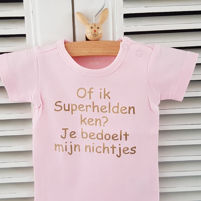 Vluchtig Samenstelling Roos Baby t Shirt met tekst bedrukken of ik superhelden ken? je bedoelt mijn  nichtjes