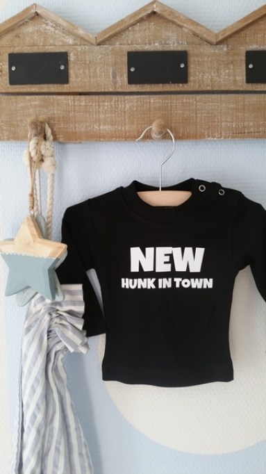 Shirtje Hunk in Town