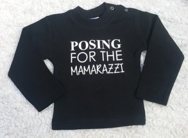 Shirtje Pozing for the mamarazzi