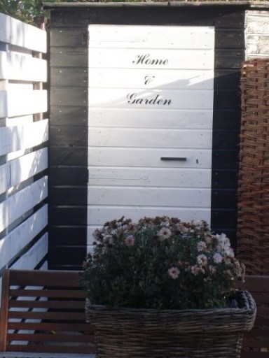 Home and garden buiten sticker