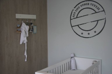 muursticker voor de babykamer     Goedkope leuke decoratie tekst sticker voor boven het bed van baby of kind op de slaapkamer muur.   zoekwoorden decoratieletters, decoratiestickers, decoratieteksten, muurteksten, muurtekst, muursticker, muurstickers int