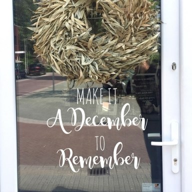 Decembersticker make it a december to remember