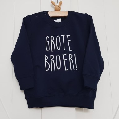 Blauwe sweater / Trui met witte tekst: Grote broer